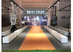 蘭州2021春夏新品發布會鄭州華之熠長條沙發租賃出租來幫您